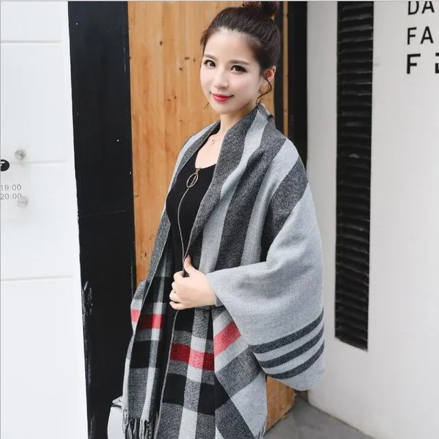 2017 brand designer Women Autumn and Winter Poncho Loose Tassel Scarf Bat Sleeve Knit Shawl Fringed Shawl Cape Cloak Female Coat