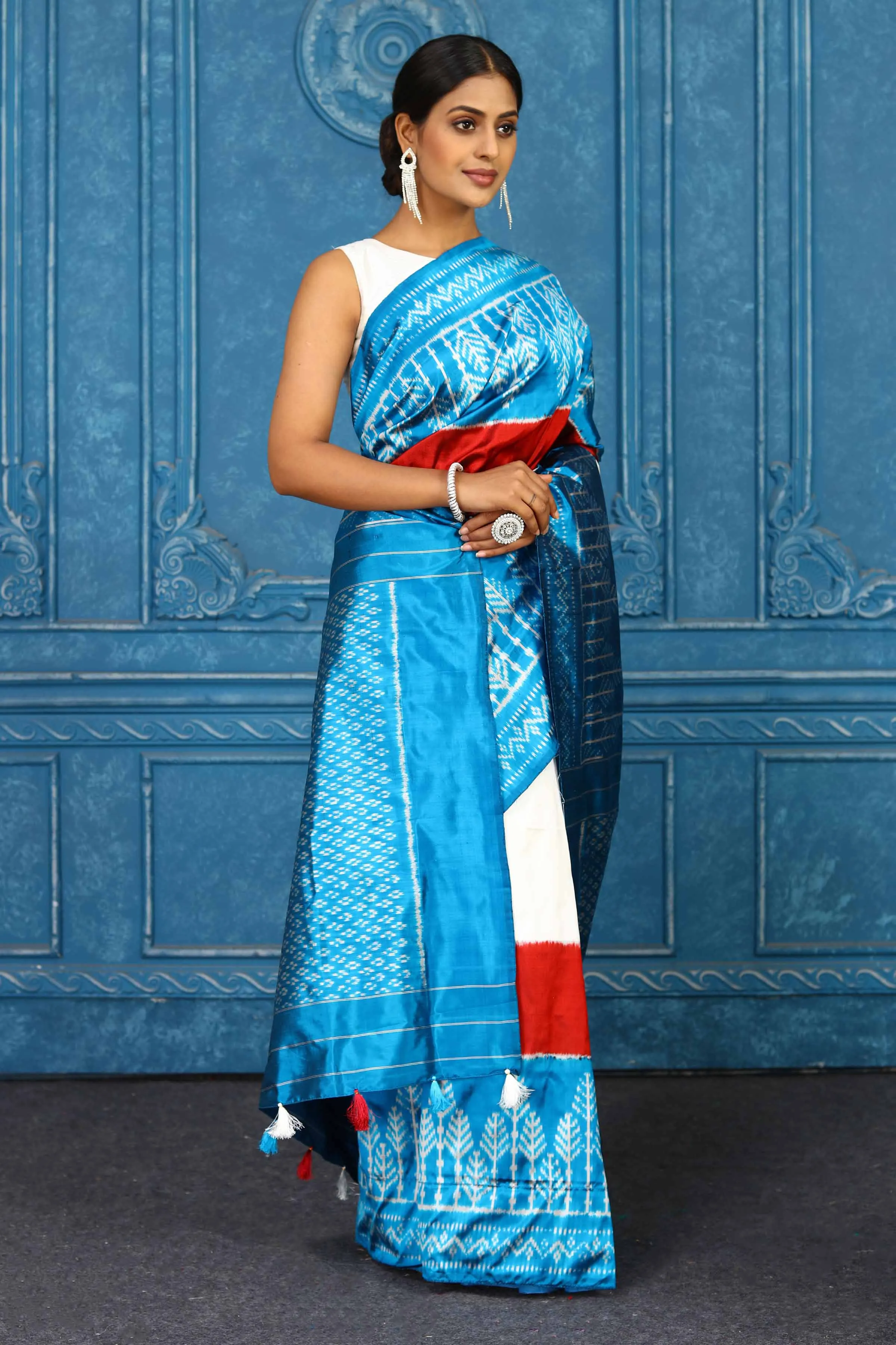 91A426 Cream and Turquoise Blue Pochampally Ikkat Silk Saree