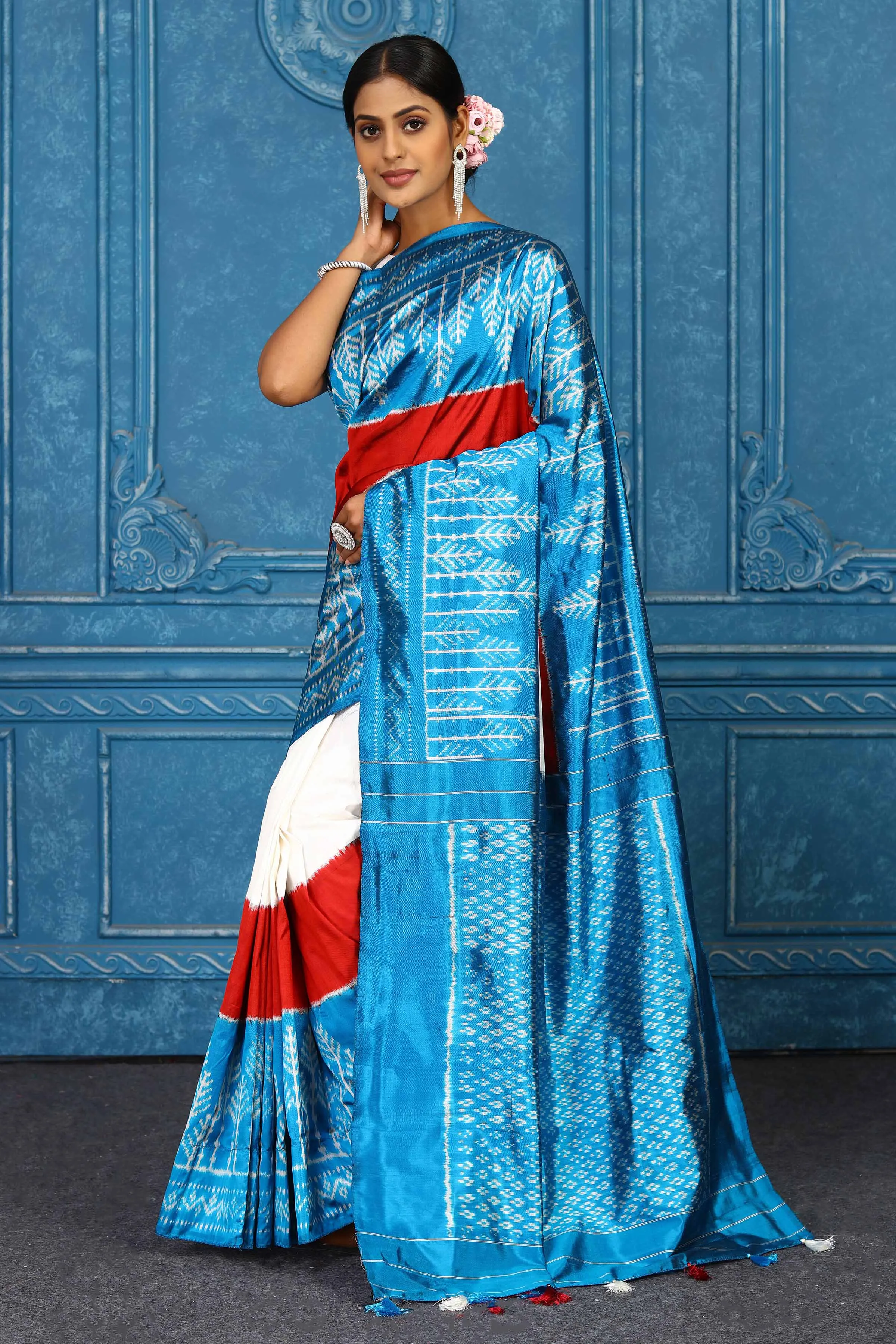 91A426 Cream and Turquoise Blue Pochampally Ikkat Silk Saree