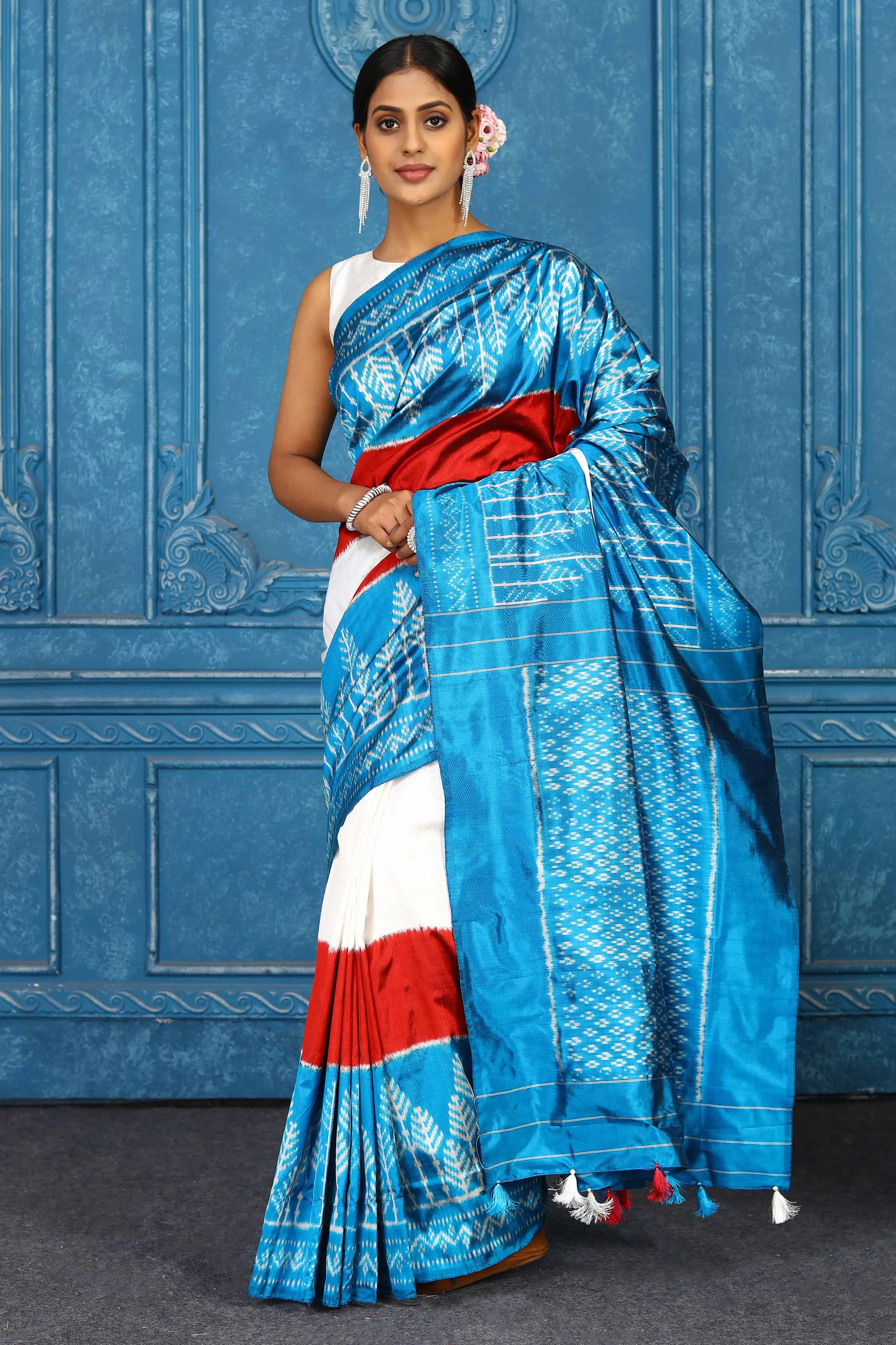 91A426 Cream and Turquoise Blue Pochampally Ikkat Silk Saree