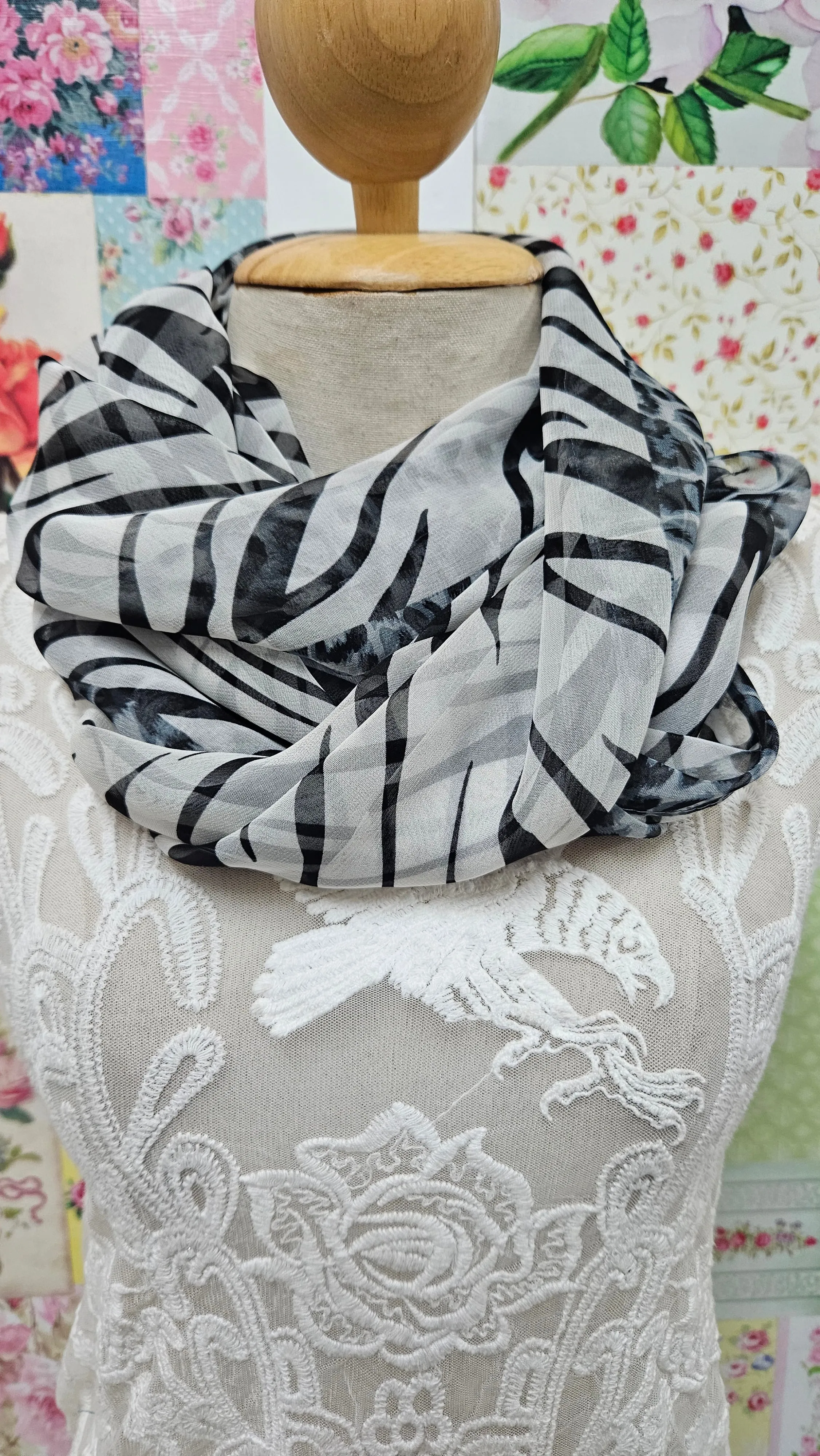 Black & White Scarf SE0302