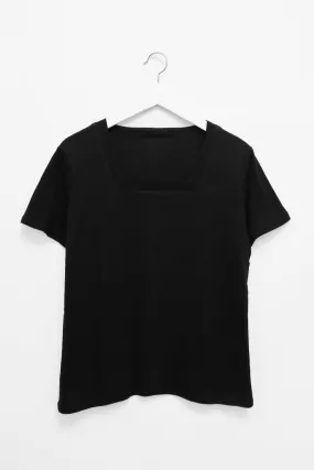 BLACK COTTON SQUARE CUTOUT TEE