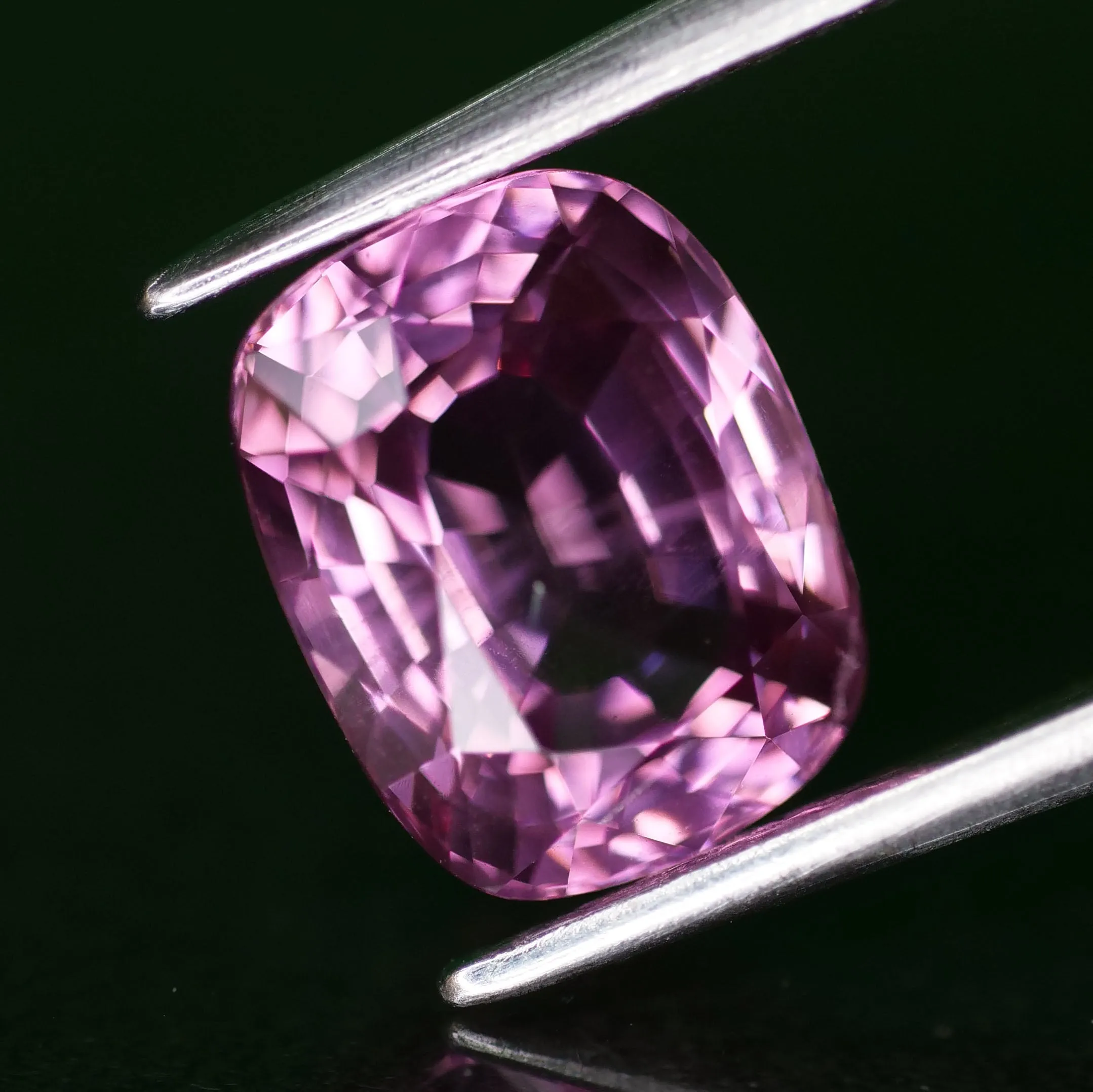 Purple Spinel | natural, cushion cut *8.5x6.5mm, VS, 2.5ct