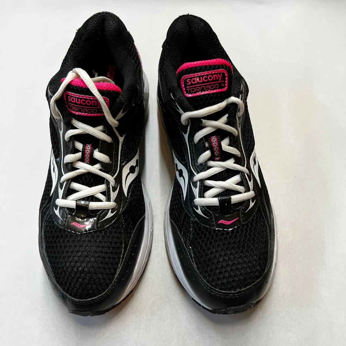 SAUCONY Women's Grid •Tornado 4• Running Shoe - Preowned