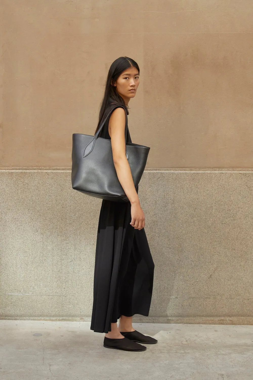 Sprout Tote Black