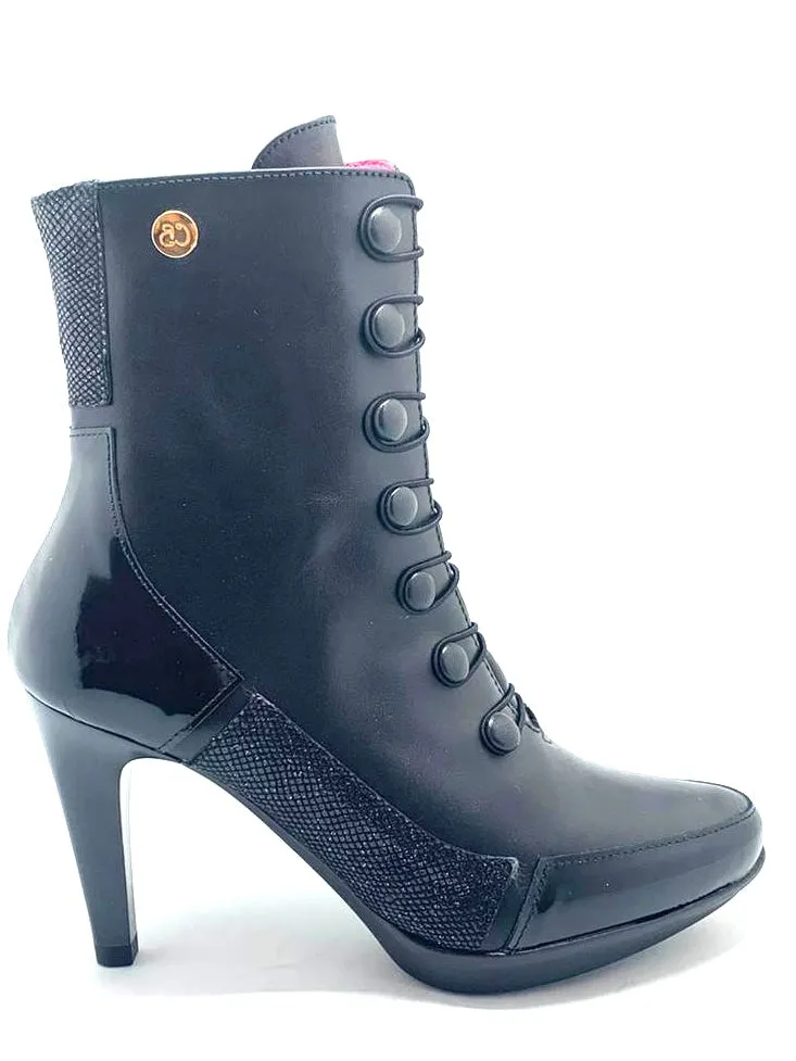 St Lucia - Black/Black button boot